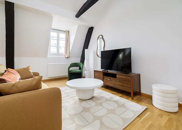 Cozy Flat Near Madeleine *