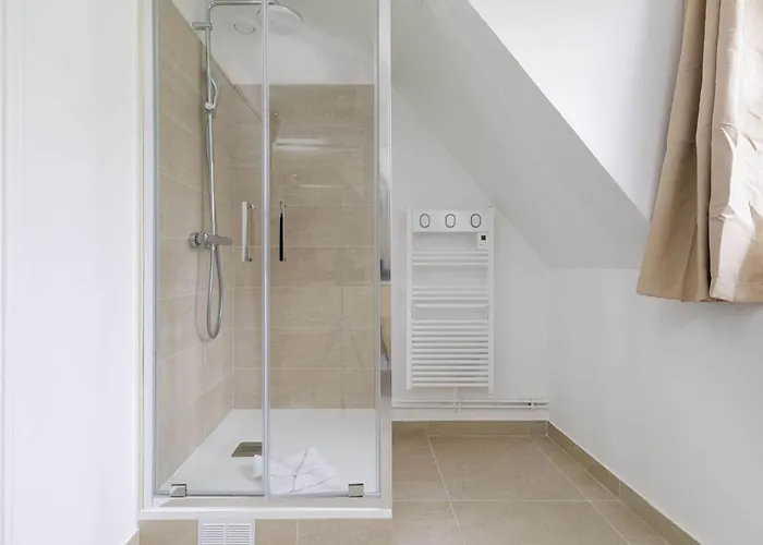 Cozy Flat Near Madeleine